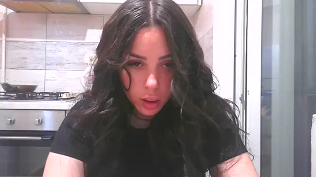 Snapshot of LovelyJulliette chatting on June 24, 2026, 3:32 pm LovelyJulliette online show from June 24, 2026, 3:32 pm