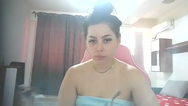 Snapshot of LovelyJulliette chatting on June 14, 2026, 1:56 pm LovelyJulliette online show from June 14, 2026, 1:56 pm