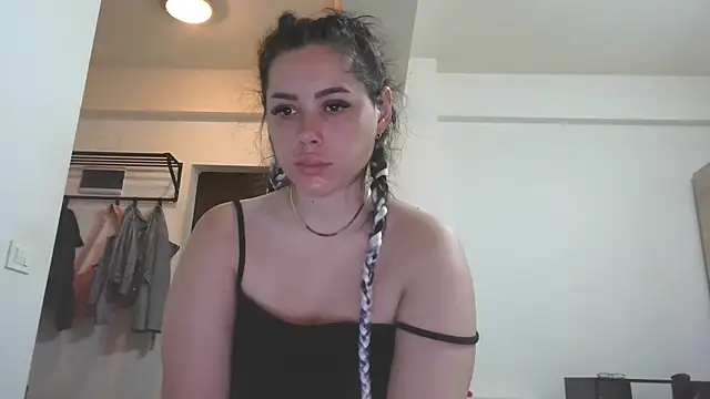 Snapshot of LovelyJulliette chatting on July 6, 2026, 12:56 pm LovelyJulliette online show from July 6, 2026, 12:56 pm