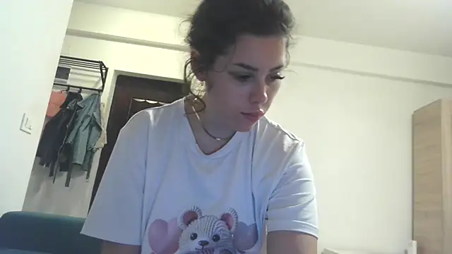 LovelyJulliette online show from November 16, 2025, 4:45 pm