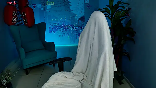 VeliraBraitberg online show from March 5, 2026, 1:19 pm