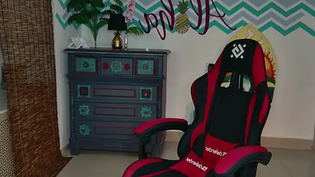 Snapshot of VeliraBraitberg chatting on September 29, 2025, 10:33 am VeliraBraitberg online show from September 29, 2025, 10:33 am