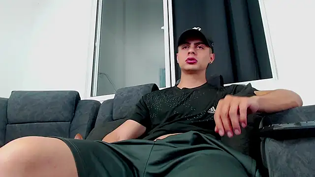 Stiven CL online show from October 2, 2025, 3:10 am