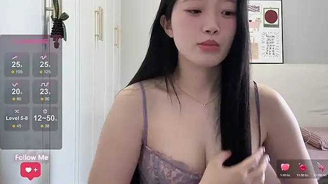 Snapshot of rose-u chatting on July 5, 2026, 1:21 am rose-u online show from July 5, 2026, 1:21 am