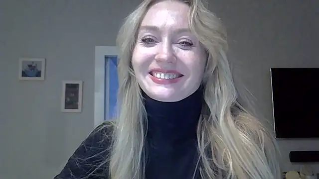Snapshot of ZarinaSwift chatting on November 4, 2025, 11:14 am ZarinaSwift online show from November 4, 2025, 11:14 am