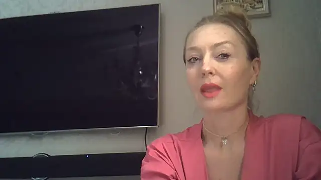 ZarinaSwift online show from July 27, 2026, 10:11 am
