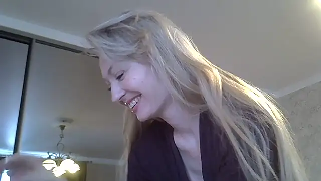 ZarinaSwift online show from March 22, 2026, 5:10 am