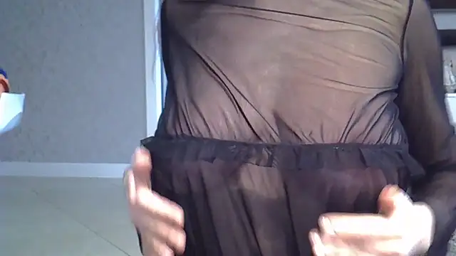 Snapshot of ZarinaSwift chatting on November 1, 2025, 10:09 am ZarinaSwift online show from November 1, 2025, 10:09 am