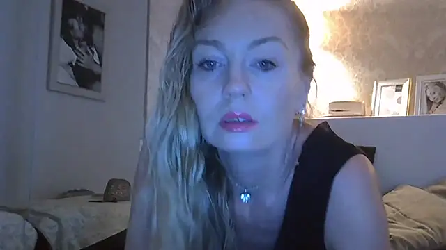 ZarinaSwift online show from June 28, 2026, 10:54 am
