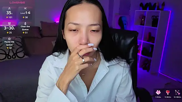  MIURA  online show from December 2, 2025, 1:06 am