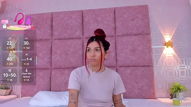 LiaVelez online show from February 9, 2026, 1:42 pm