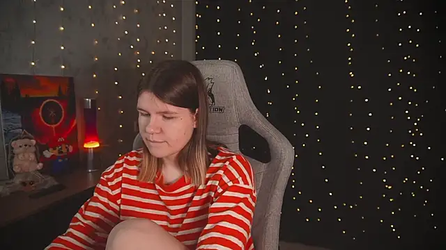 cuteamberlyyy online show from November 28, 2025, 3:39 am