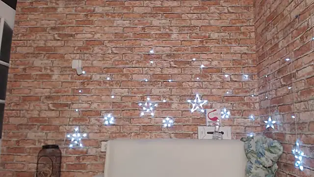 Amelia Kiss  online show from September 12, 2025, 12:33 am