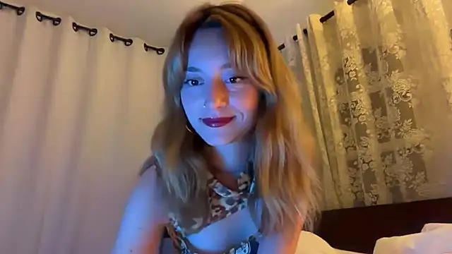 Snapshot of SirenaBelle chatting on March 8, 2026, 1:36 pm SirenaBelle online show from March 8, 2026, 1:36 pm