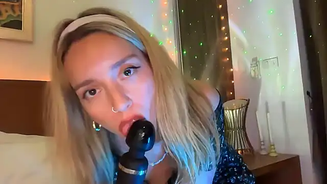 Snapshot of SirenaBelle chatting on November 20, 2025, 10:27 am SirenaBelle online show from November 20, 2025, 10:27 am