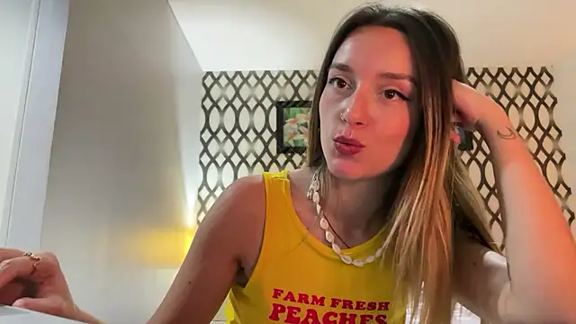 Snapshot of SirenaBelle chatting on February 27, 2025, 12:34 pm SirenaBelle online show from February 27, 2025, 12:34 pm