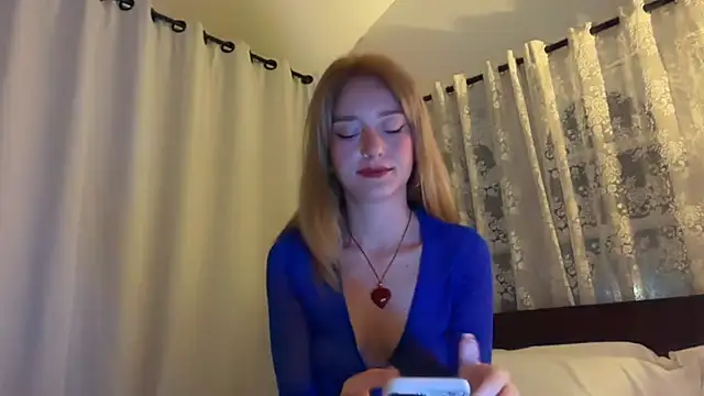 Snapshot of SirenaBelle chatting on March 12, 2026, 10:25 pm SirenaBelle online show from March 12, 2026, 10:25 pm