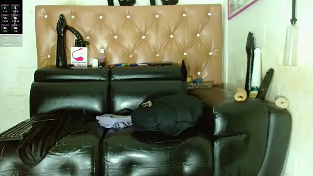 jenny-big-cock online show from November 13, 2025, 2:59 am