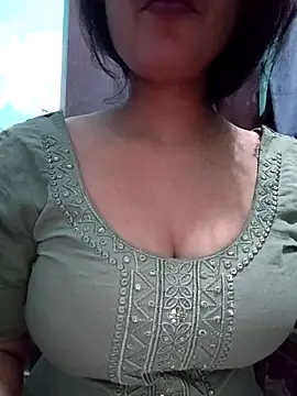 Snapshot of Kavita_ji chatting on May 8, 2026, 12:14 am Kavita ji online show from May 8, 2026, 12:14 am