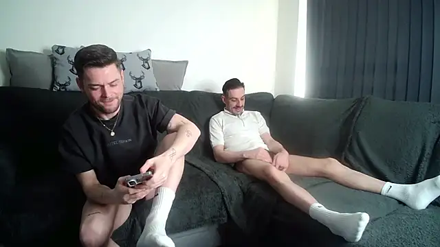 twotwinkhusbandss online show from April 24, 2026, 6:21 pm