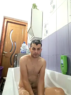 Snapshot of hornny1995 chatting on December 25, 2024, 12:05 pm hornny1995 online show from December 25, 2024, 12:05 pm