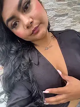 Juli Walker online show from March 12, 2026, 2:21 pm