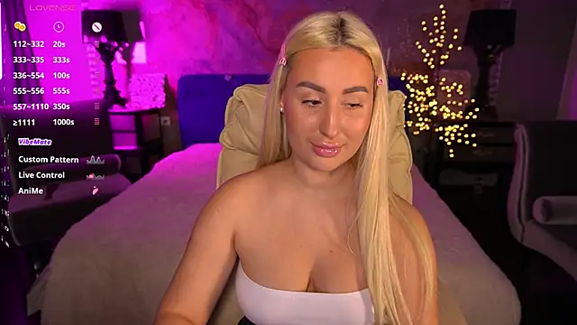 LiaBrazzerr online show from April 10, 2026, 1:51 pm