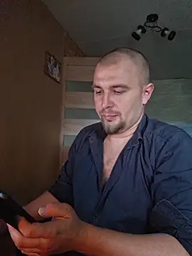 Foxyshaved online show from September 18, 2025, 7:44 am