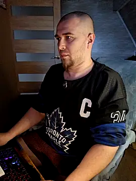 Foxyshaved online show from March 16, 2026, 1:15 pm