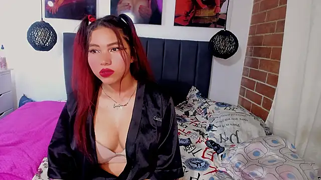 Snapshot of kyliejenner_hot chatting on March 4, 2025, 2:49 am kyliejenner hot online show from March 4, 2025, 2:49 am