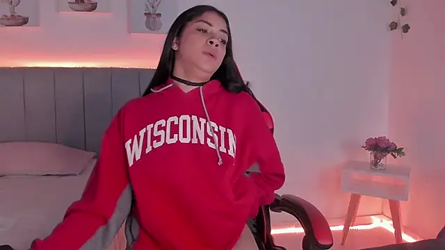  janiis online show from November 6, 2025, 11:31 pm