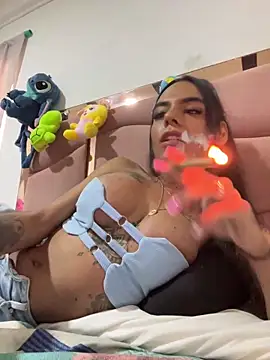 Snapshot of DanielaTsDom chatting on April 7, 2026, 10:33 pm DanielaTsDom online show from April 7, 2026, 10:33 pm