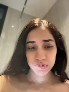 Snapshot of CuteeRose chatting on July 4, 2026, 1:59 pm CuteeRose online show from July 4, 2026, 1:59 pm
