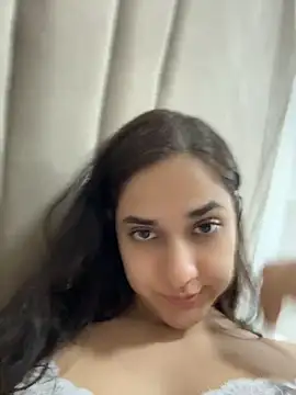 Snapshot of CuteeRose chatting on July 21, 2026, 6:20 pm CuteeRose online show from July 21, 2026, 6:20 pm