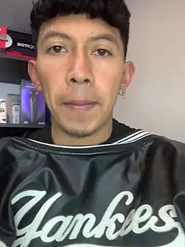 Chocolatito26 online show from February 21, 2025, 1:22 pm