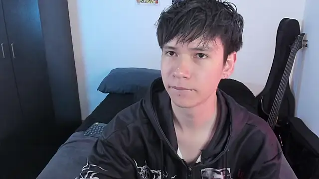 Snapshot of Aventure_Twinks chatting on June 27, 2026, 12:05 am Aventure Twinks online show from June 27, 2026, 12:05 am