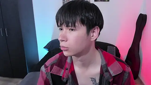 Snapshot of Aventure_Twinks chatting on July 10, 2026, 2:33 am Aventure Twinks online show from July 10, 2026, 2:33 am