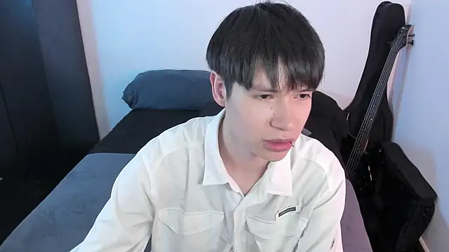 Snapshot of Aventure_Twinks chatting on June 22, 2026, 10:18 pm Aventure Twinks online show from June 22, 2026, 10:18 pm