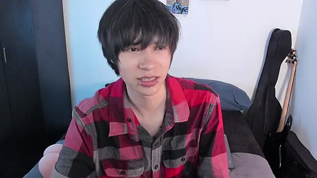 Snapshot of Aventure_Twinks chatting on May 8, 2026, 12:58 am Aventure Twinks online show from May 8, 2026, 12:58 am