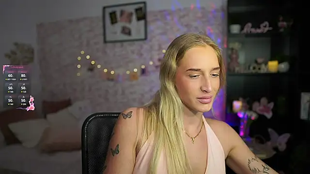 Snapshot of Nicolette__Shea_ chatting on March 7, 2025, 12:12 pm Nicolette Shea online show from March 7, 2025, 12:12 pm