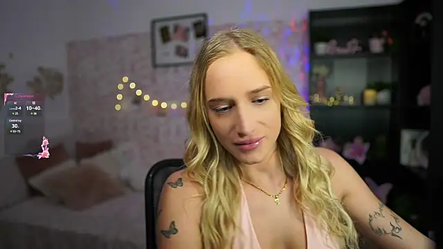 Snapshot of Nicolette__Shea_ chatting on February 20, 2025, 9:00 am Nicolette Shea online show from February 20, 2025, 9:00 am