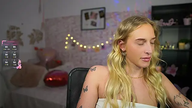 Snapshot of Nicolette__Shea_ chatting on February 16, 2025, 12:43 pm Nicolette Shea online show from February 16, 2025, 12:43 pm