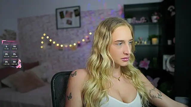 Snapshot of Nicolette__Shea_ chatting on February 18, 2025, 1:55 pm Nicolette Shea online show from February 18, 2025, 1:55 pm