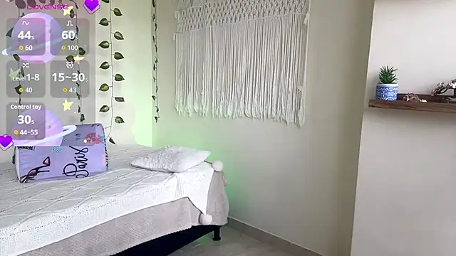 reaLISStic online show from September 14, 2025, 4:29 pm