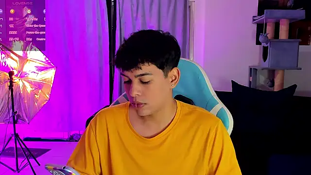 Franco Rizzo  online show from November 16, 2025, 10:02 pm