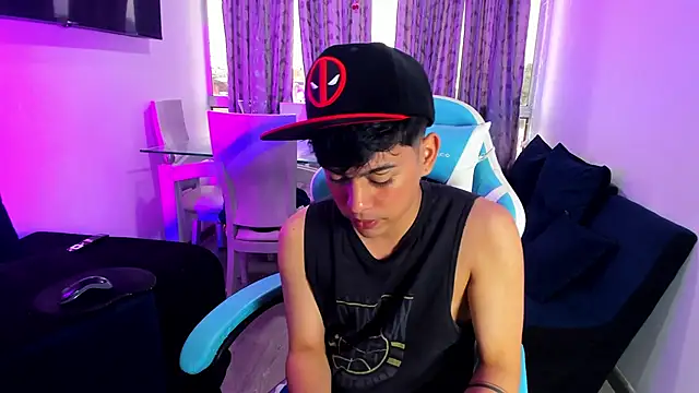 Franco Rizzo  online show from February 4, 2025, 10:34 pm