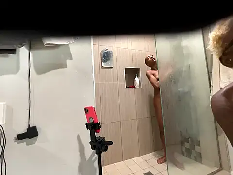 Snapshot of VixenCapri chatting on January 18, 2026, 8:23 pm VixenCapri online show from January 18, 2026, 8:23 pm