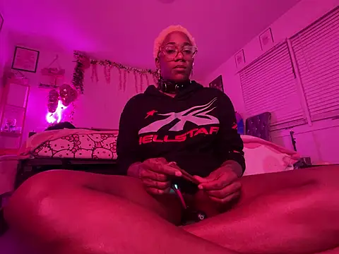 Snapshot of VixenCapri chatting on January 16, 2026, 11:14 am VixenCapri online show from January 16, 2026, 11:14 am