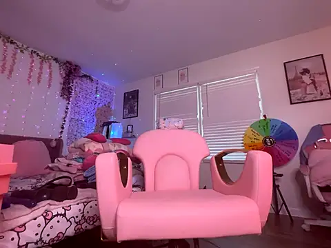 VixenCapri online show from October 26, 2025, 6:52 pm