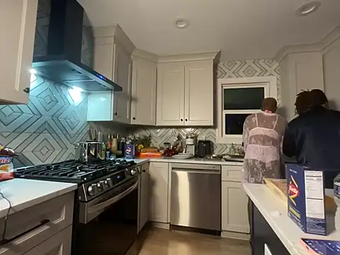 VixenCapri online show from April 12, 2026, 2:59 am